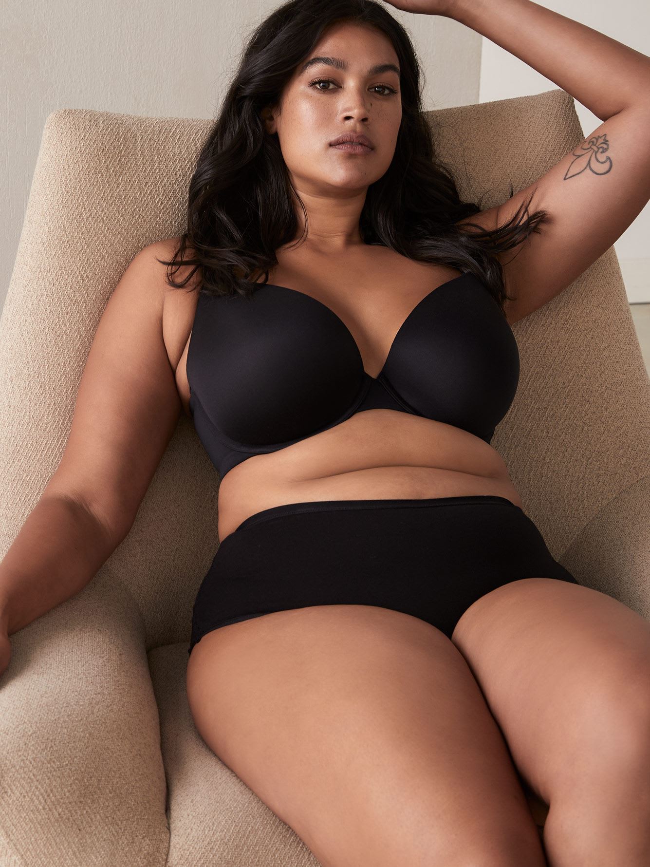 AVENUE BODY | Women's Plus Size Basic Plunge Bra - black - 48DDD